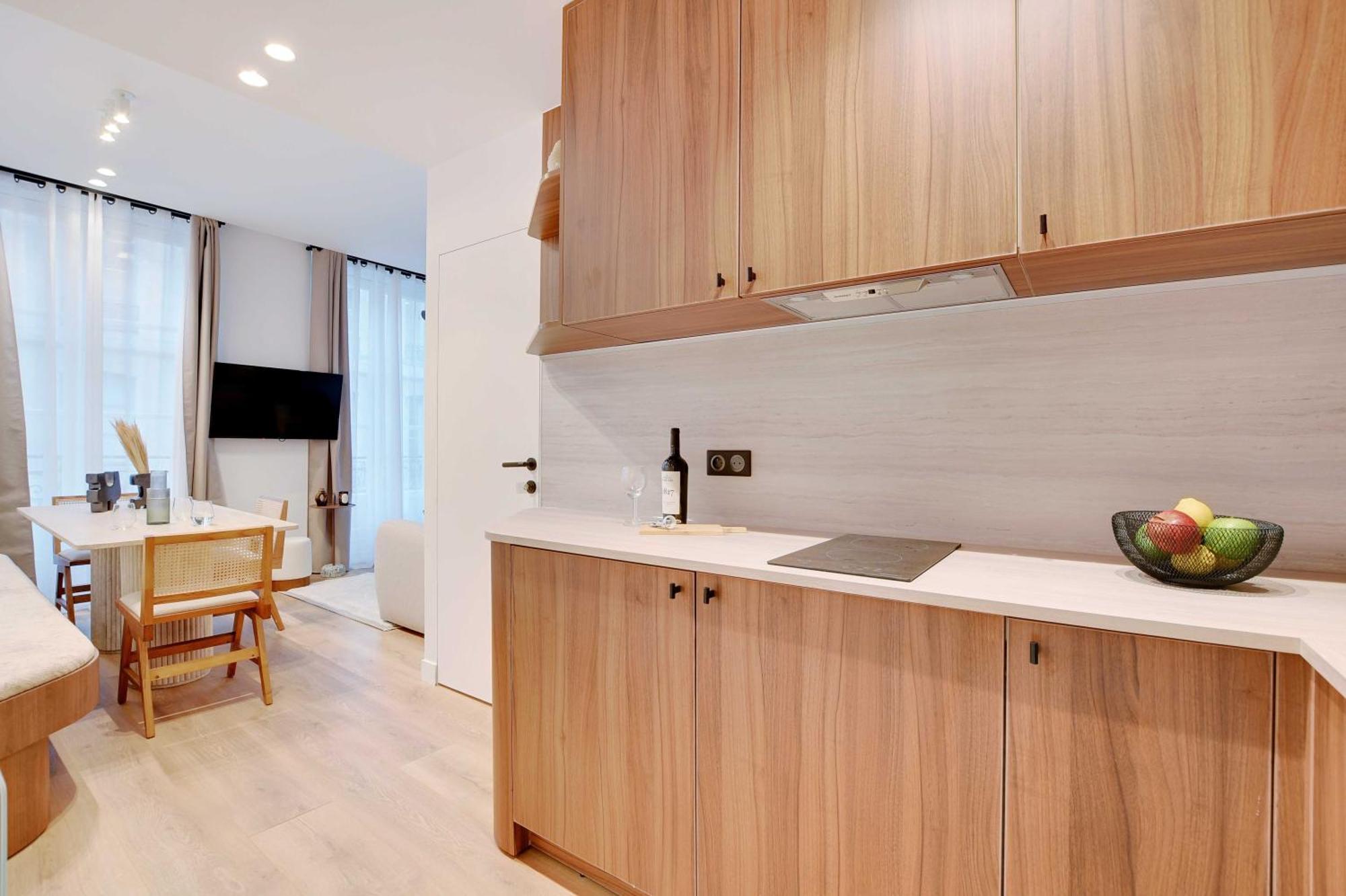 Elegant With Ac -2br-6p- Le Marais Apartment *